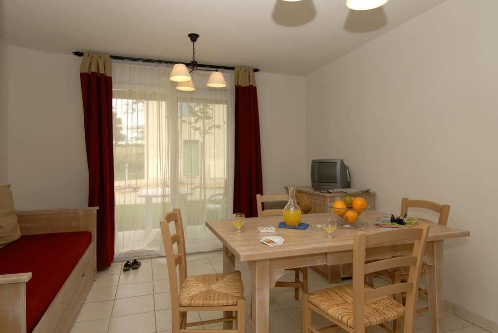 Residence Odalys Le Hameau Du Lac Rignac  Εξωτερικό φωτογραφία